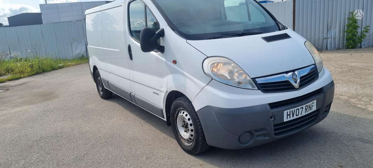 Opel Vivaro, автобусы