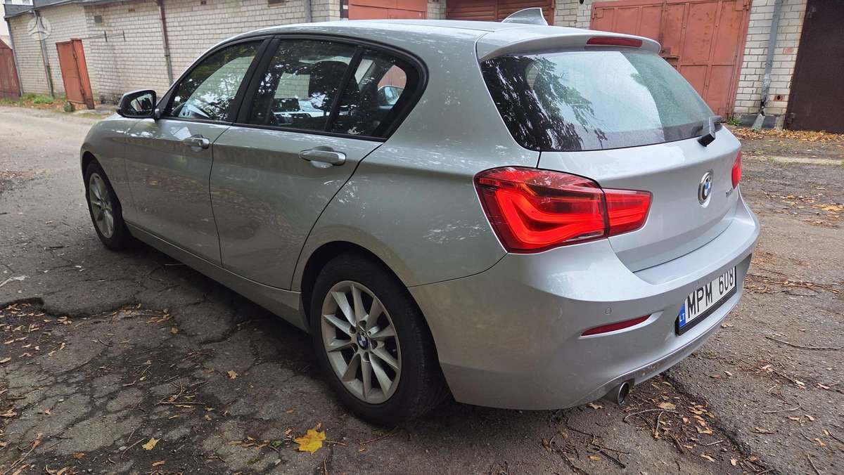 BMW 118, 1.5 l., Хэтчбек