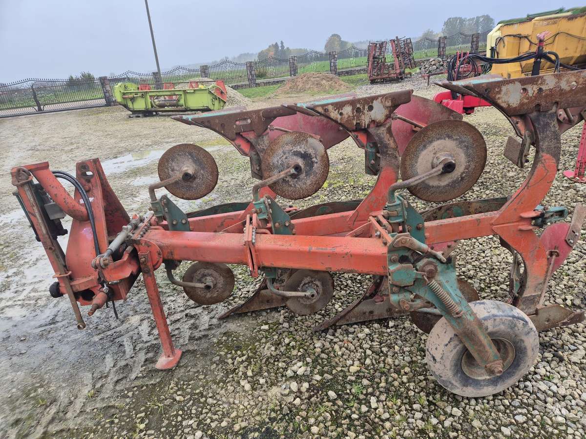 Kverneland 3X3, ploughs