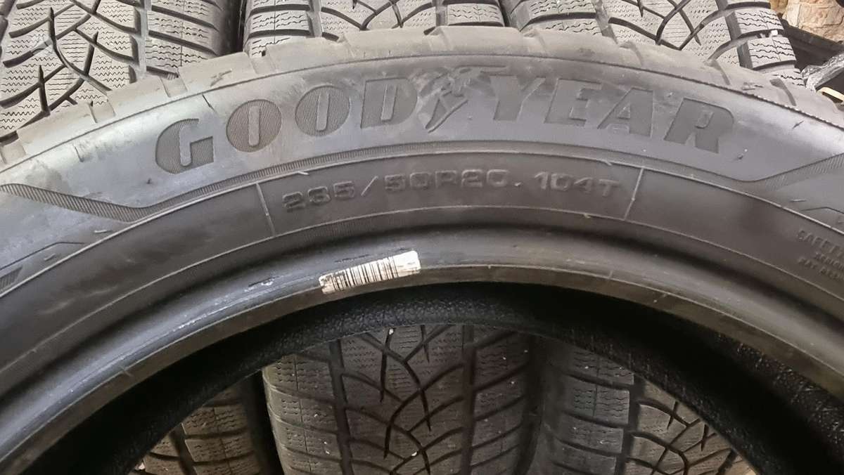 Goodyear Ultragrip performance, winter 235/50 R20