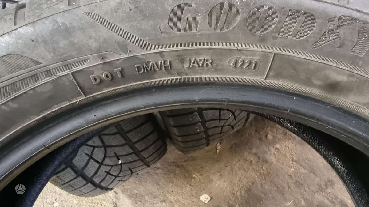 Goodyear Ultragrip performance, winter 235/50 R20