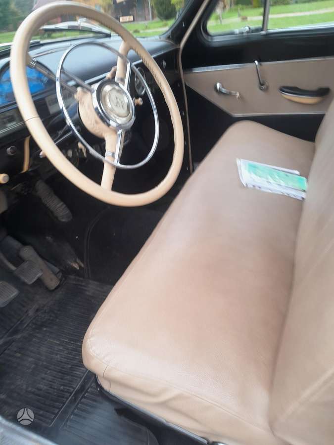GAZ 21, Седан
