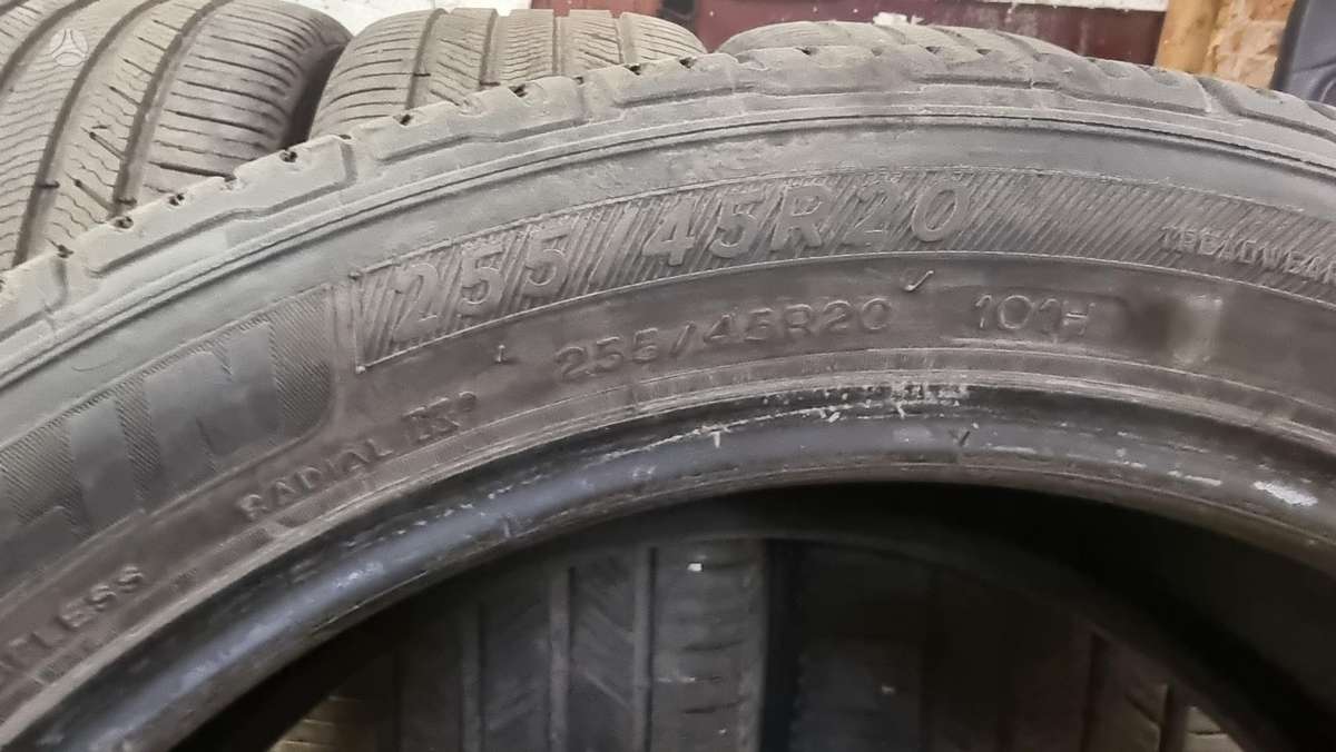 Michelin, universalios 255/45 R20