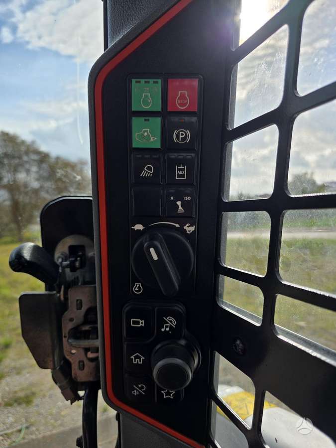 Bobcat S79, mini loaders