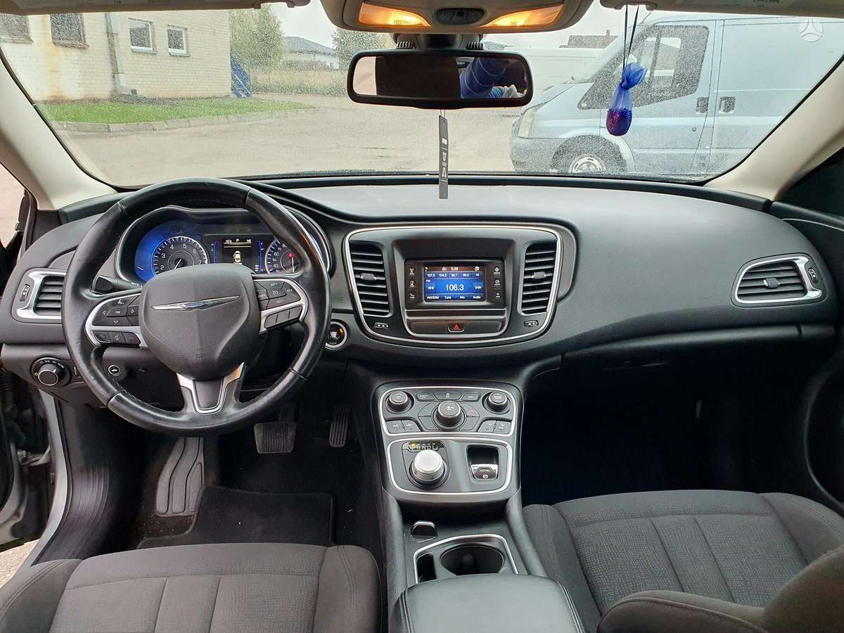 Chrysler 200, 2.4 l., Седан