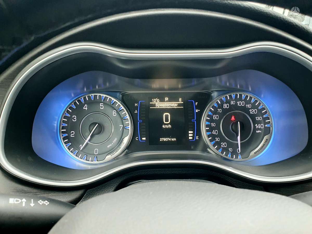 Chrysler 200, 2.4 l., Седан