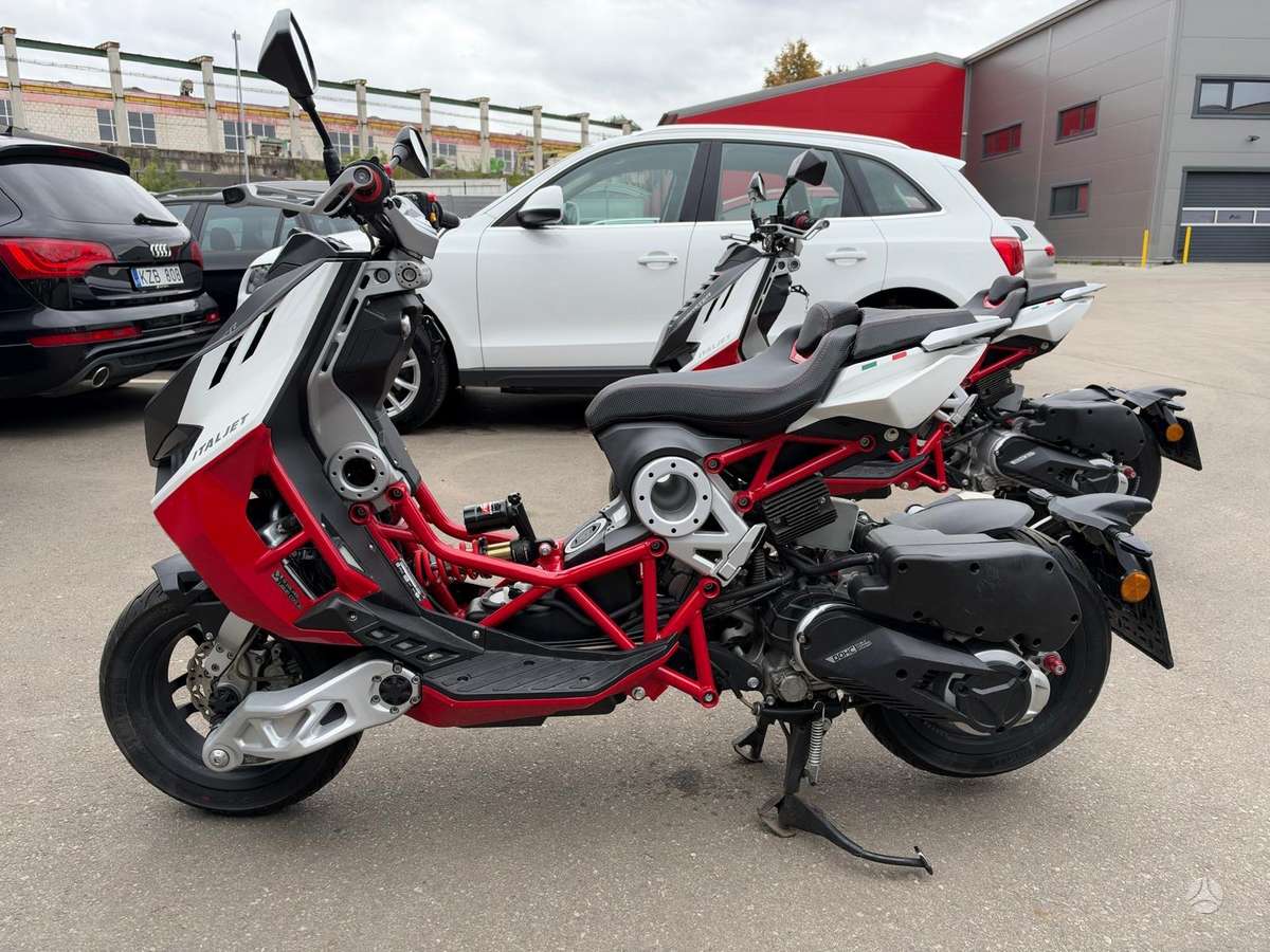 Italjet Dragster 200cc, scooters / mopeds