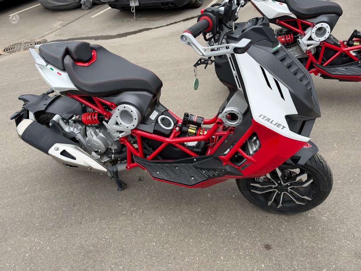 Italjet Dragster 200cc, scooters / mopeds