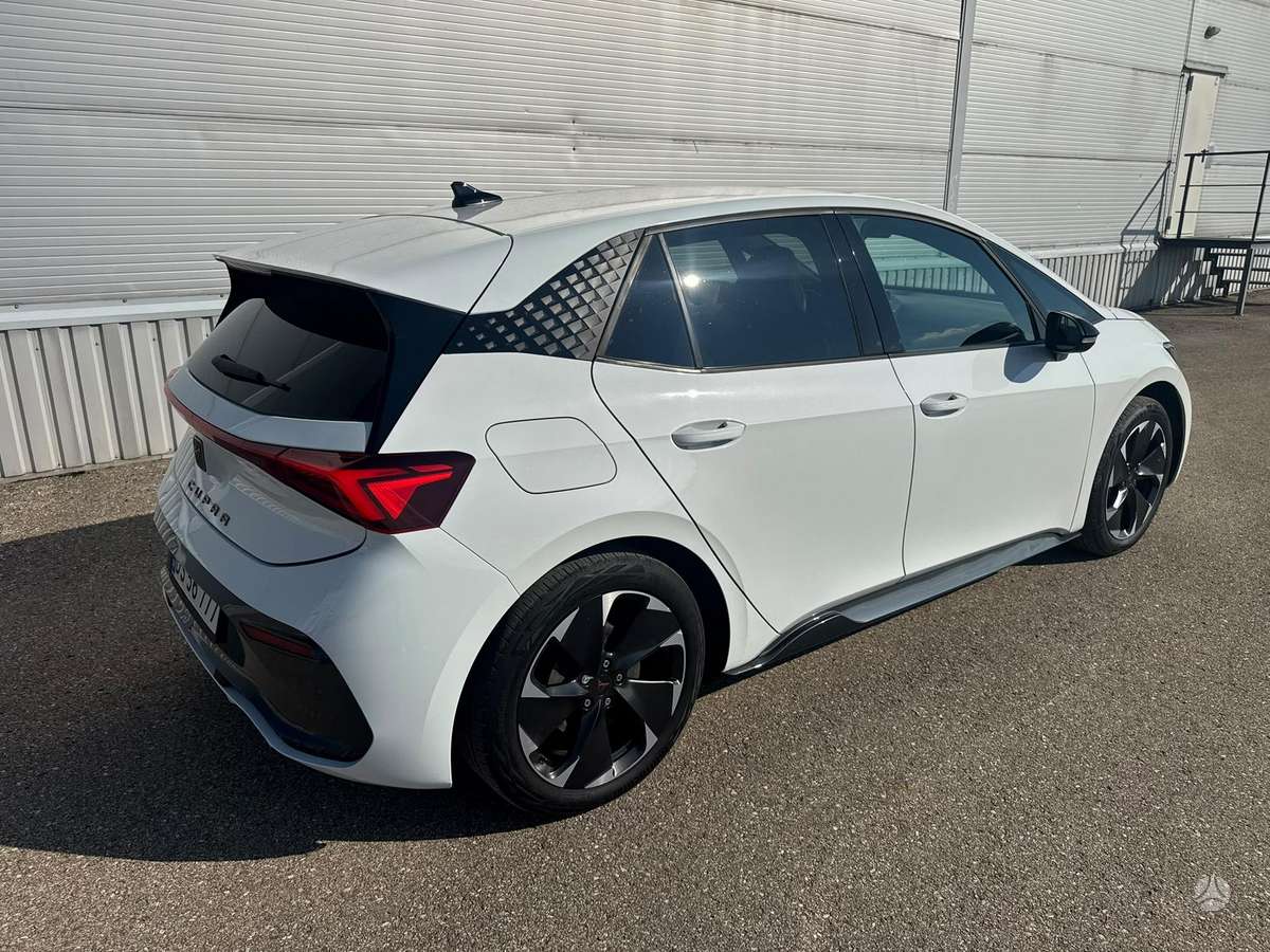 Cupra Born, 62 кВт·ч, Хэтчбек