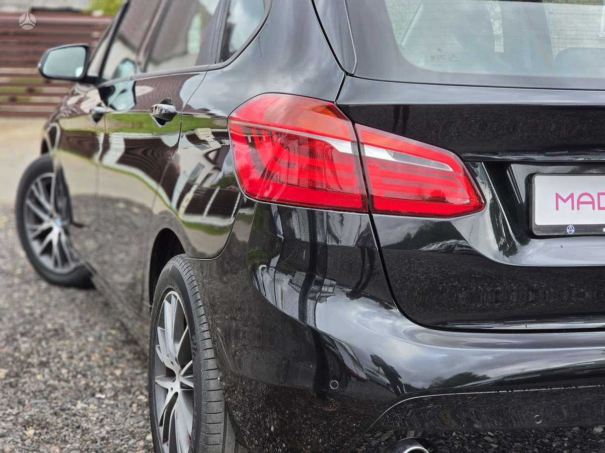 BMW 218 Active Tourer, 2.0 l., hatchback