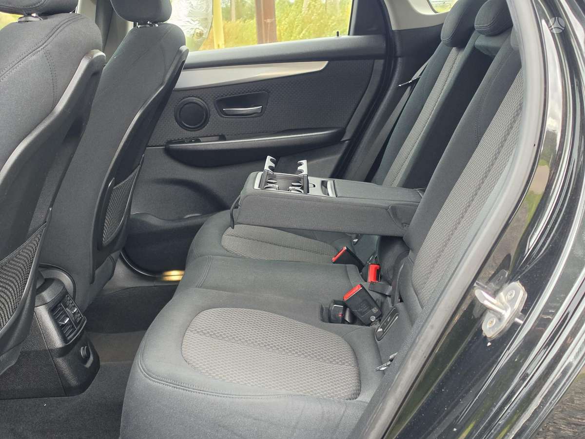 BMW 218 Active Tourer, 2.0 l., hatchback