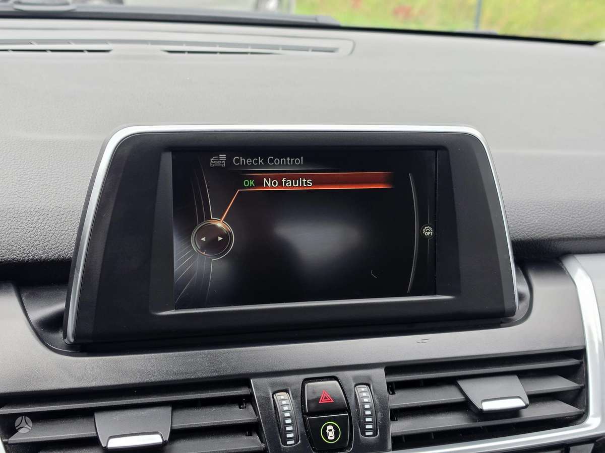 BMW 218 Active Tourer, 2.0 l., hatchback