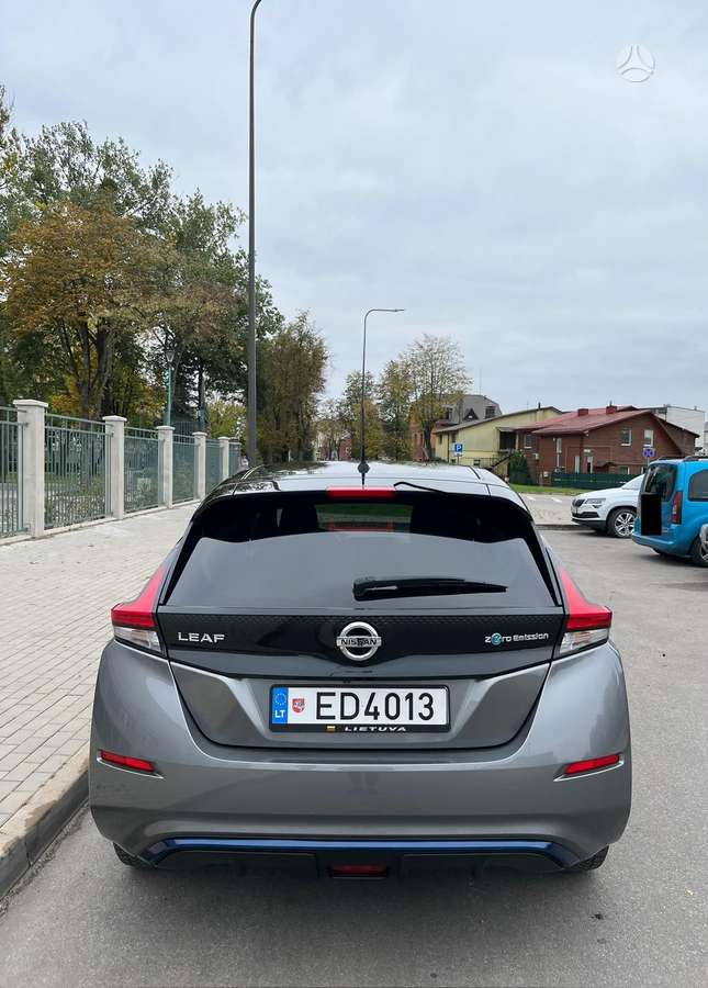 Nissan Leaf, 40 kWh, hatchback