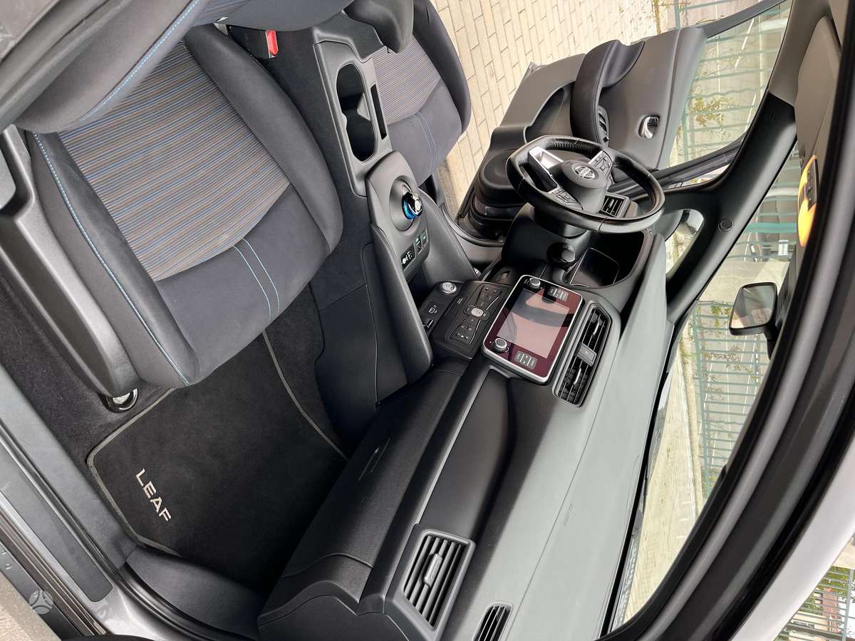 Nissan Leaf, 40 kWh, hatchback