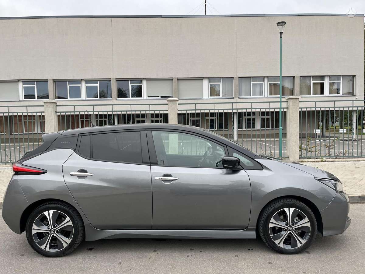 Nissan Leaf, 40 kWh, hatchback