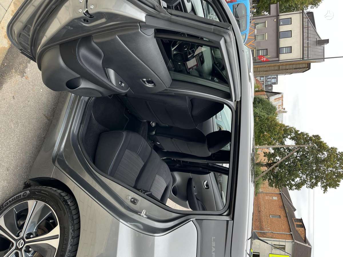 Nissan Leaf, 40 kWh, hatchback