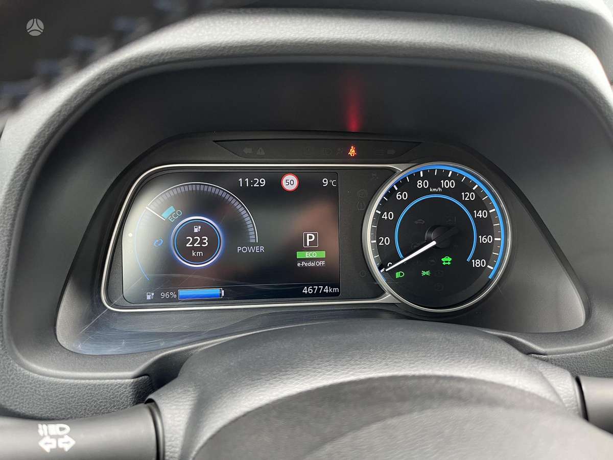 Nissan Leaf, 40 kWh, hatchback