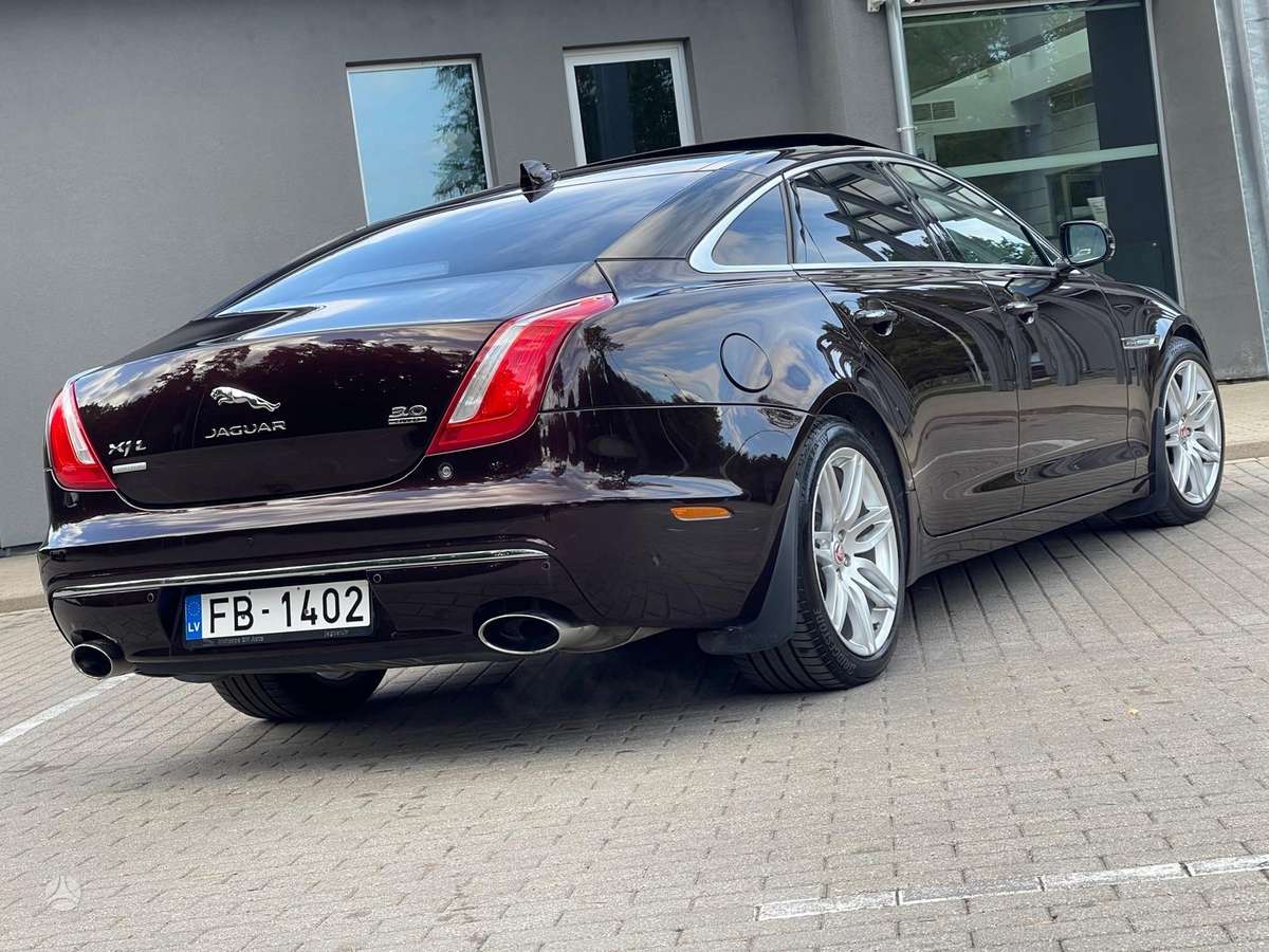 Jaguar XJ, 3.0 l., Седан
