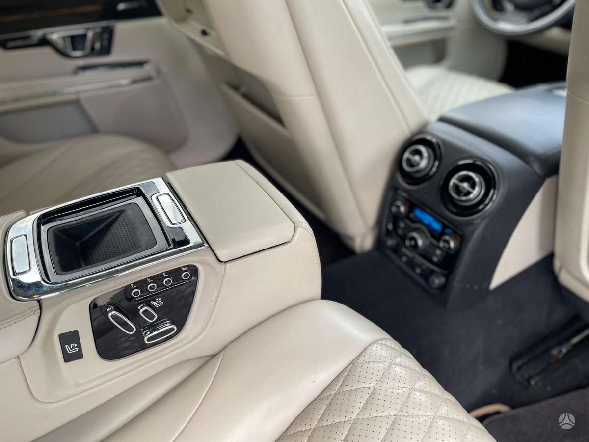 Jaguar XJ, 3.0 l., Седан