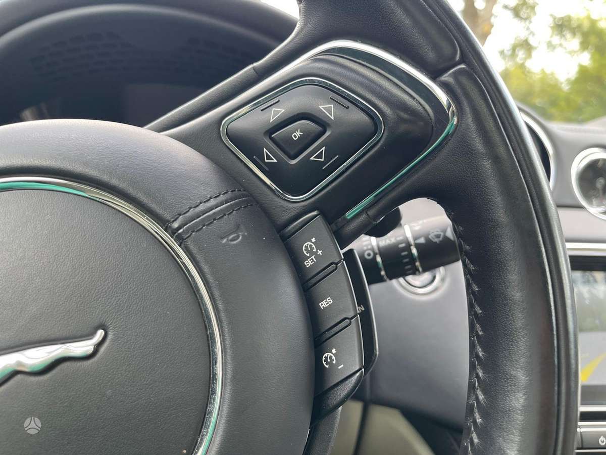 Jaguar XJ, 3.0 l., Седан