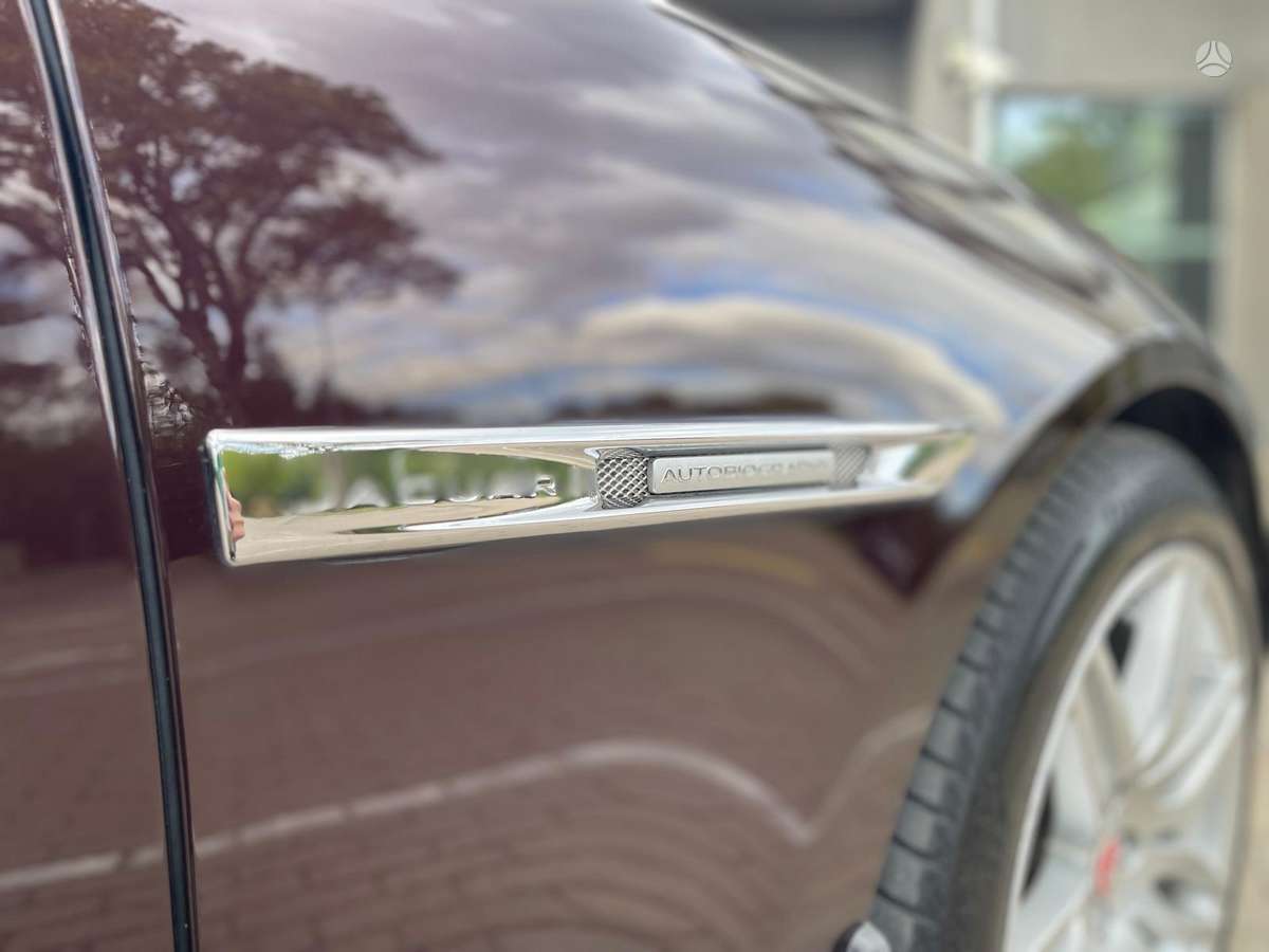 Jaguar XJ, 3.0 l., Седан