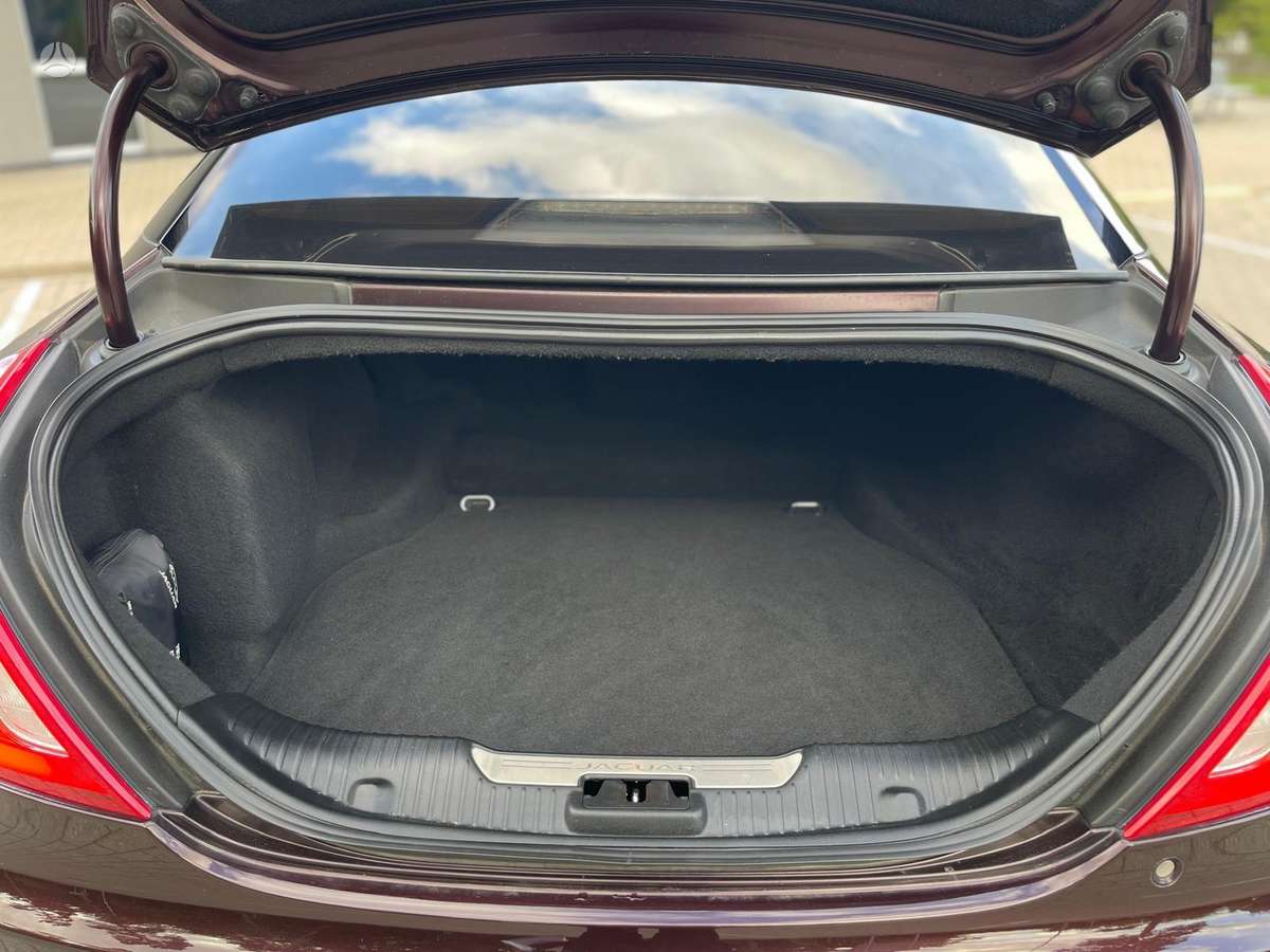 Jaguar XJ, 3.0 l., Седан