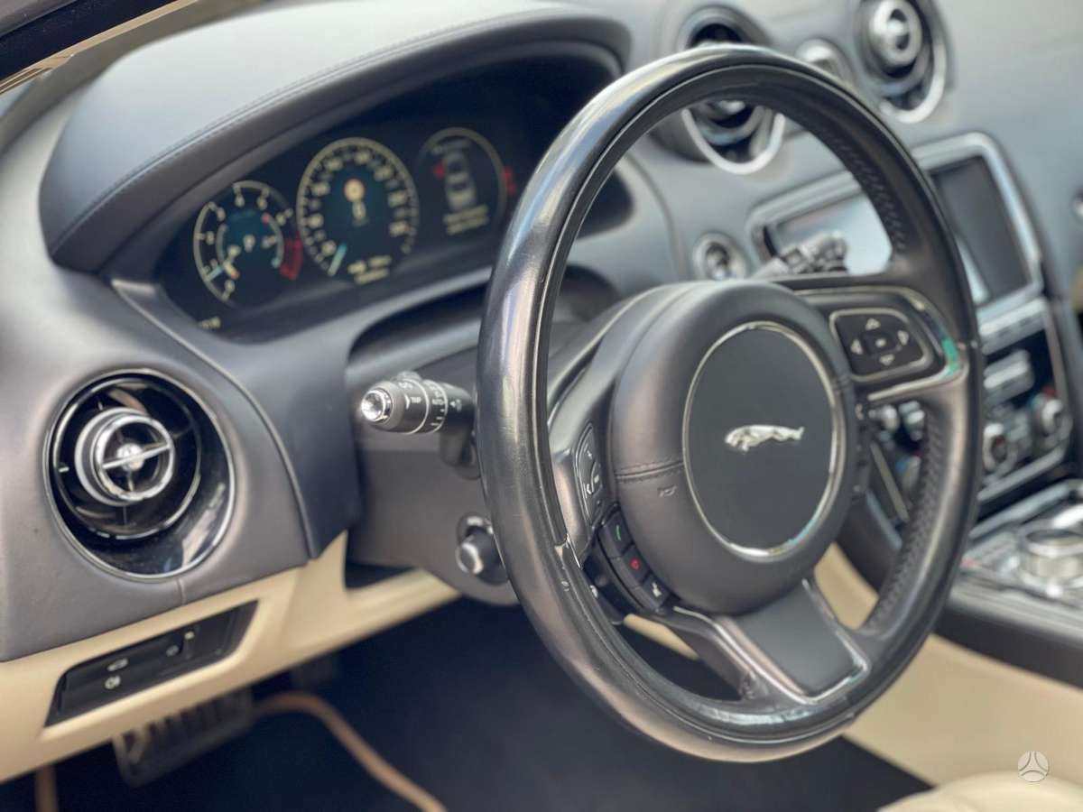 Jaguar XJ, 3.0 l., Седан