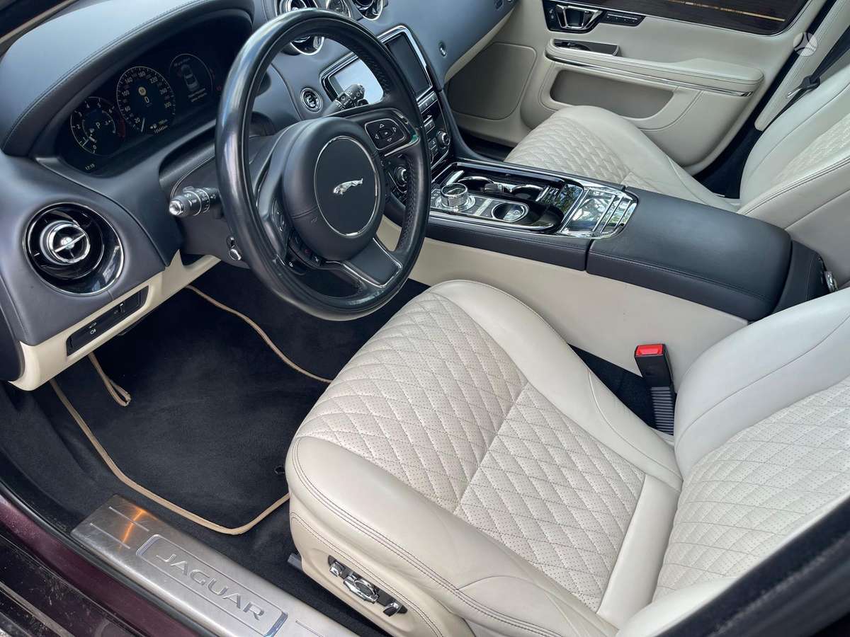 Jaguar XJ, 3.0 l., Седан
