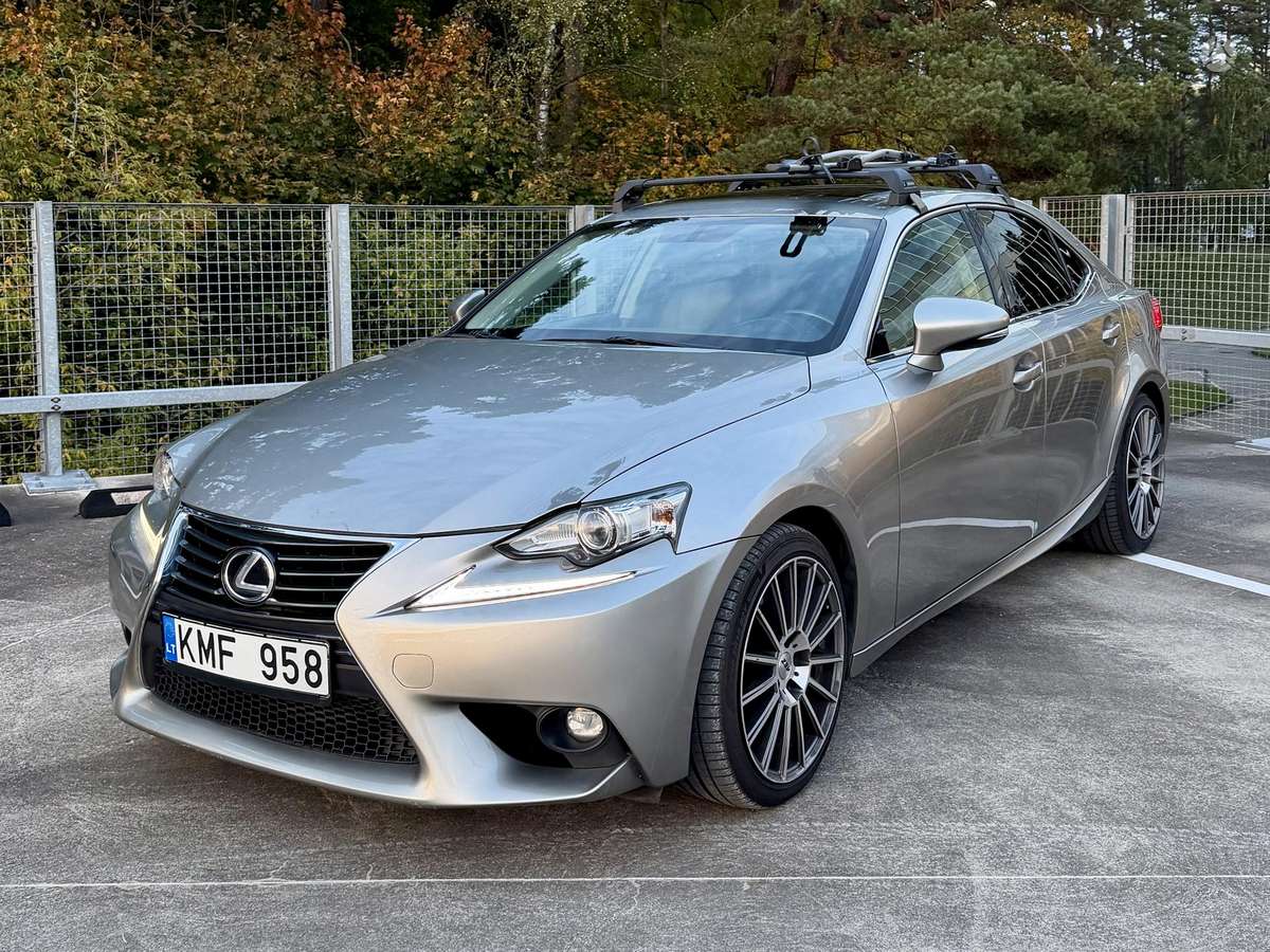 Lexus IS 200, 2.0 l., Седан