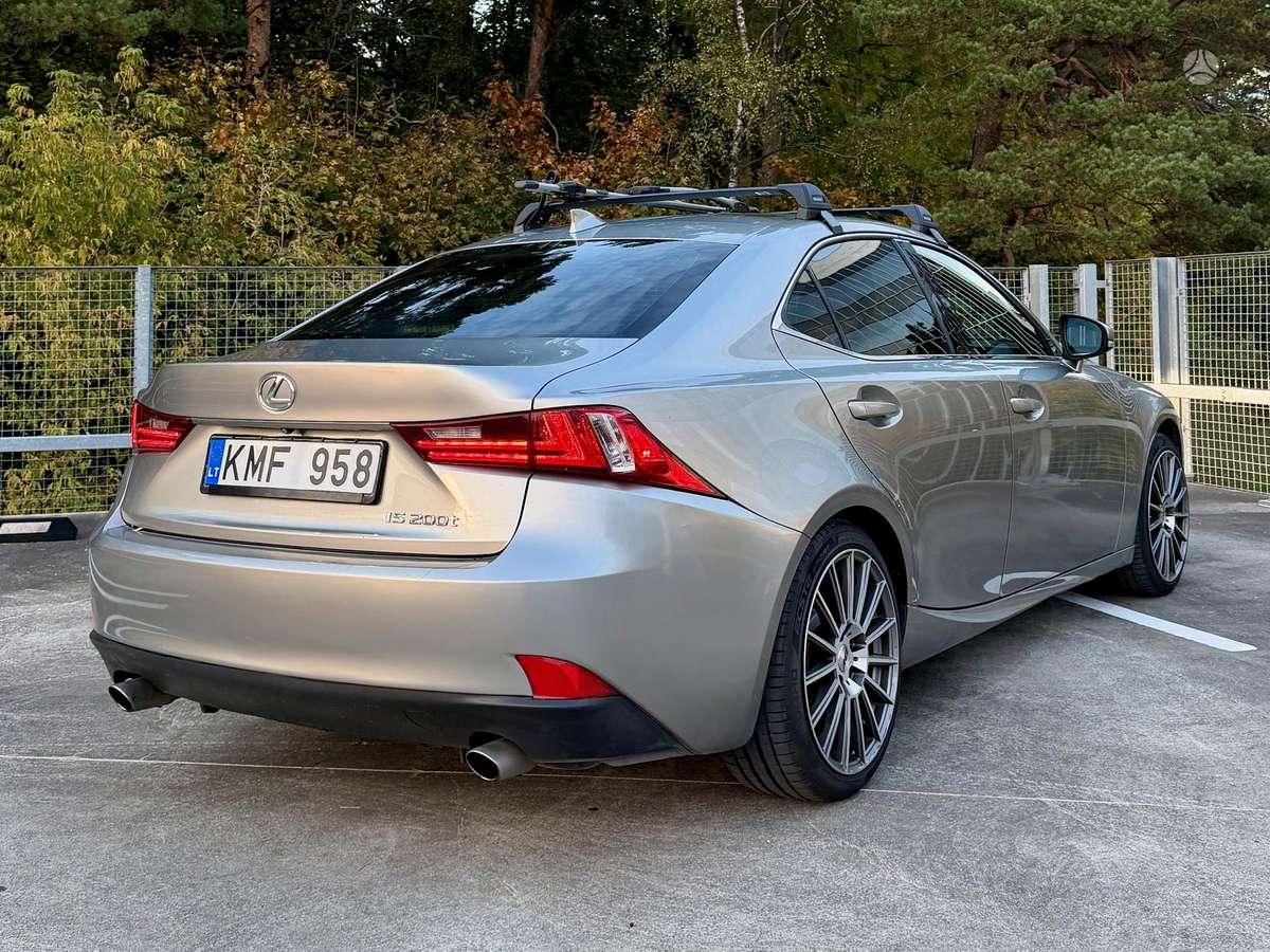 Lexus IS 200, 2.0 l., Седан