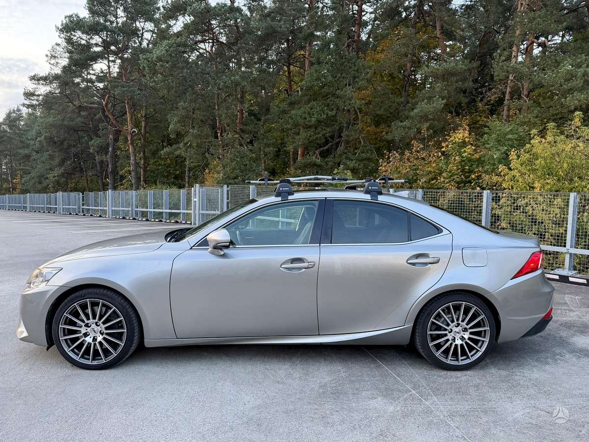 Lexus IS 200, 2.0 l., Седан