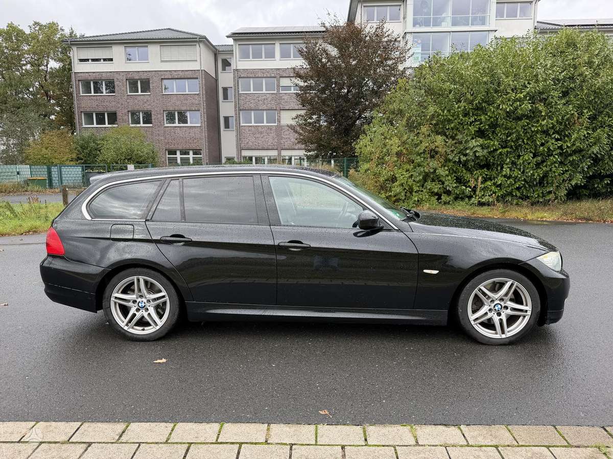 BMW 325, 3.0 l., wagon