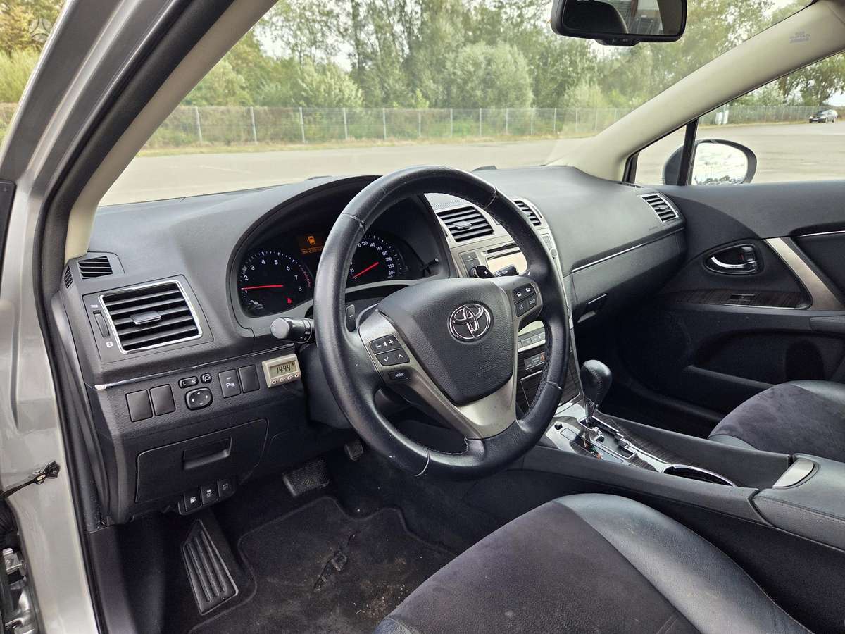 Toyota Avensis, 1.8 l., Универсал