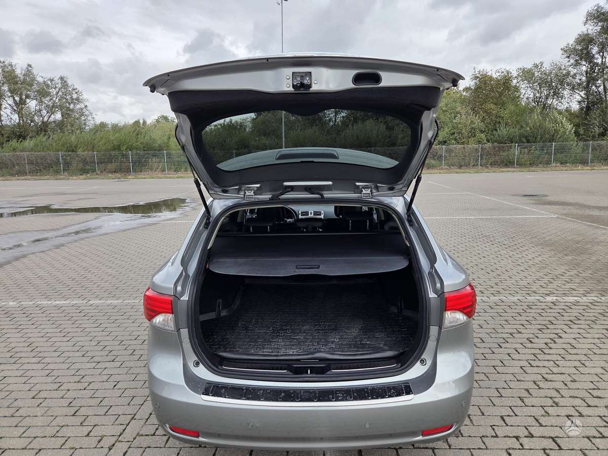 Toyota Avensis, 1.8 l., Универсал