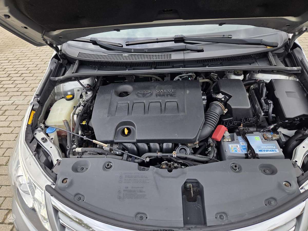 Toyota Avensis, 1.8 l., Универсал