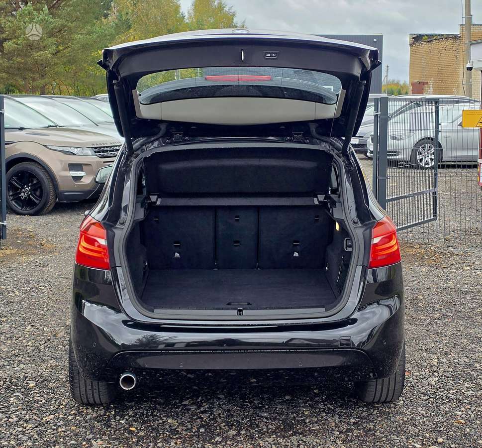 BMW 218 Active Tourer, 2.0 l., hatchback