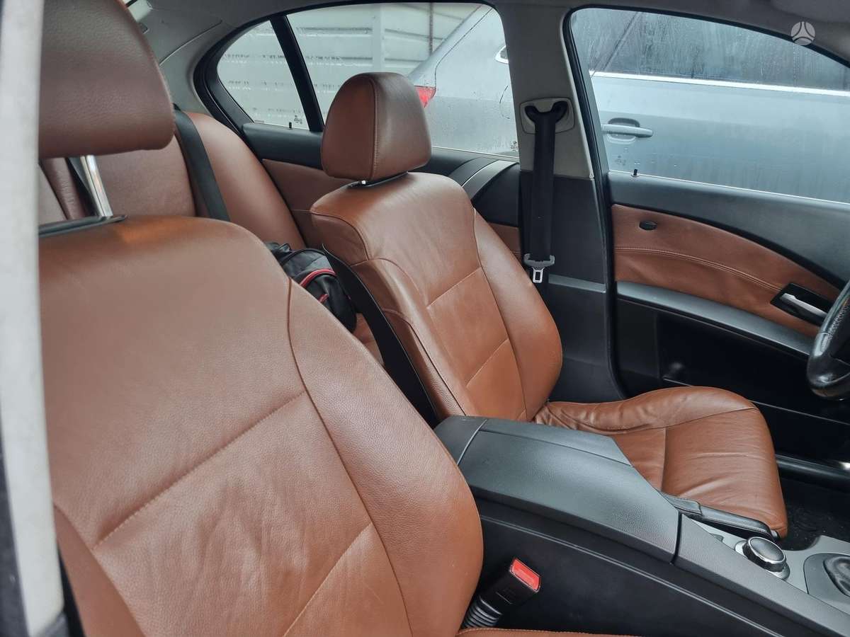 BMW 525, 2.5 l., Седан