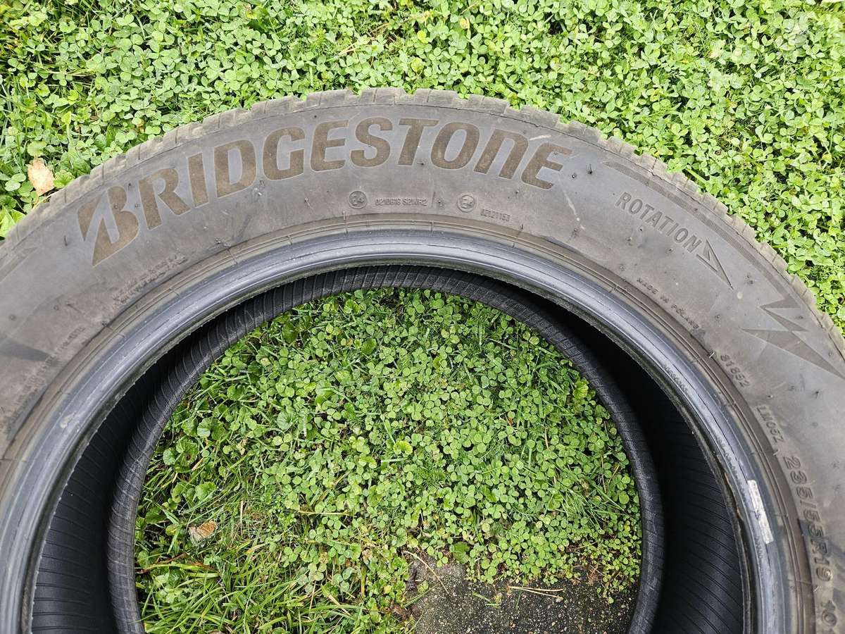 Bridgestone Blizzak LM005, зимние 235/55 R19