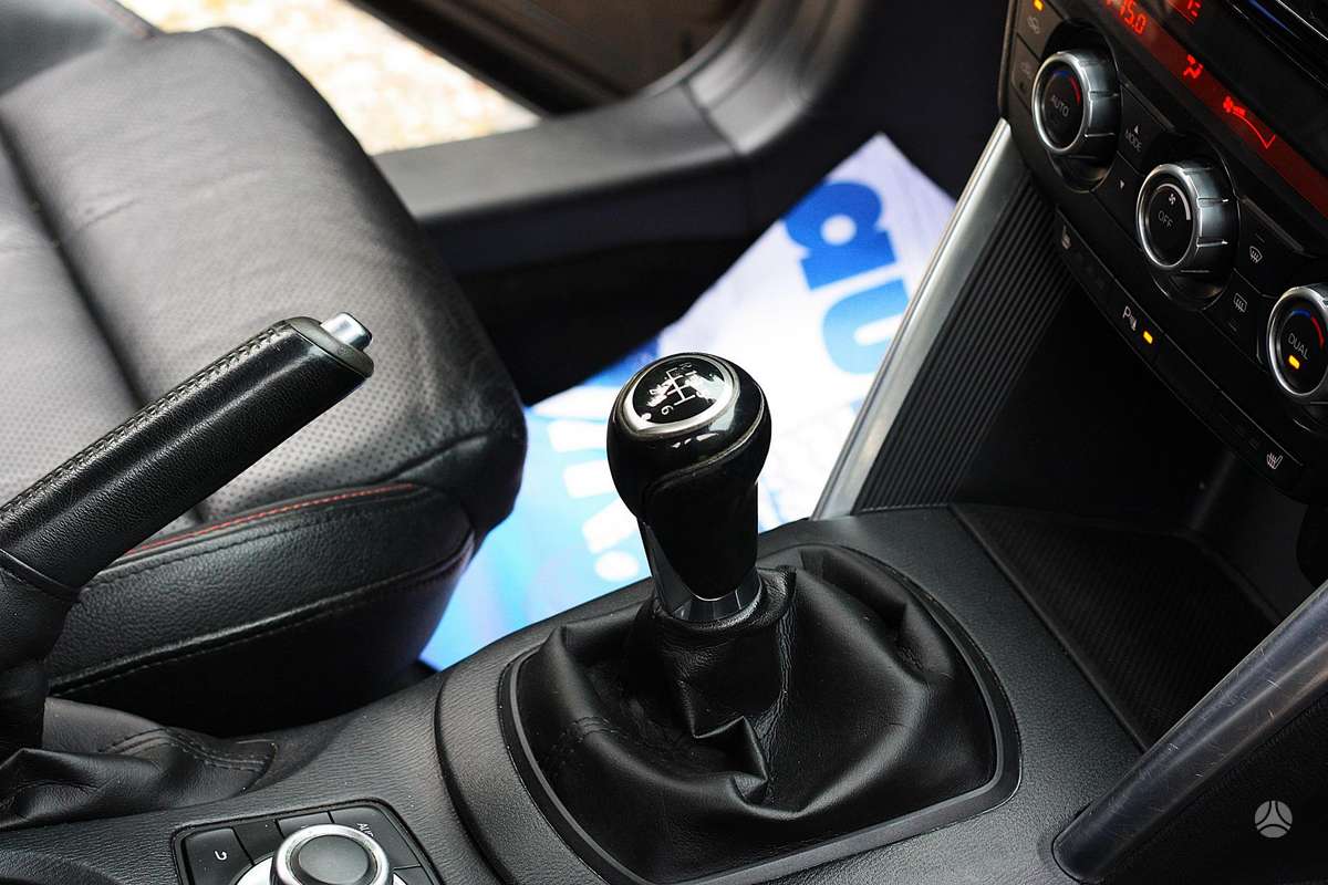 Mazda CX-5, 2.2 l., off-road / crossover