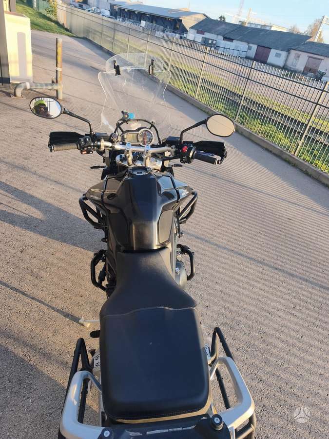 Triumph Tiger 1200cc, enduro / adventure