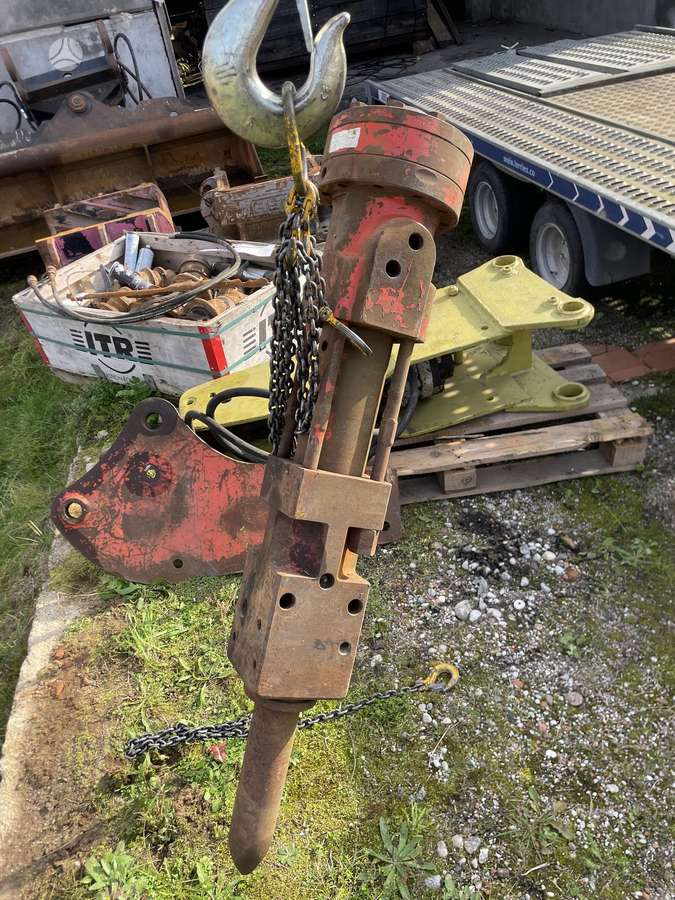 Caterpillar Rabaud Thr, hydraulic drills