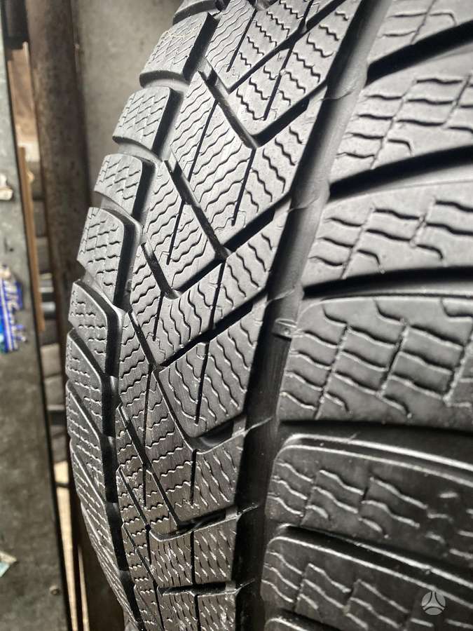 Pirelli, winter 235/35 R20