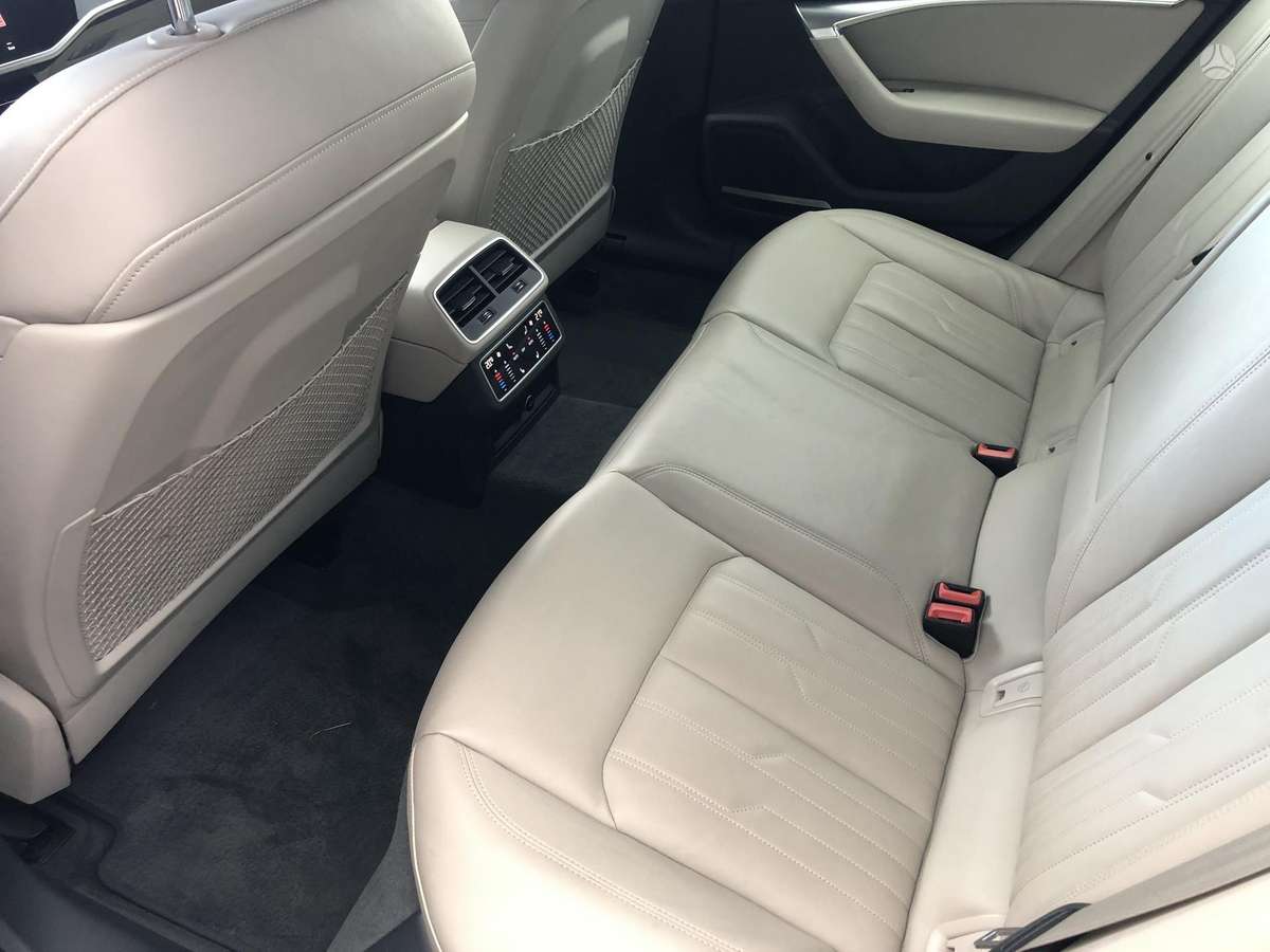 Audi A6, sedanas