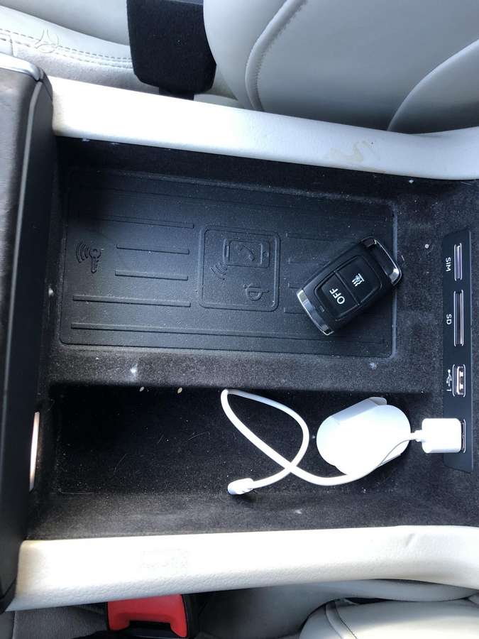 Audi A6, sedanas