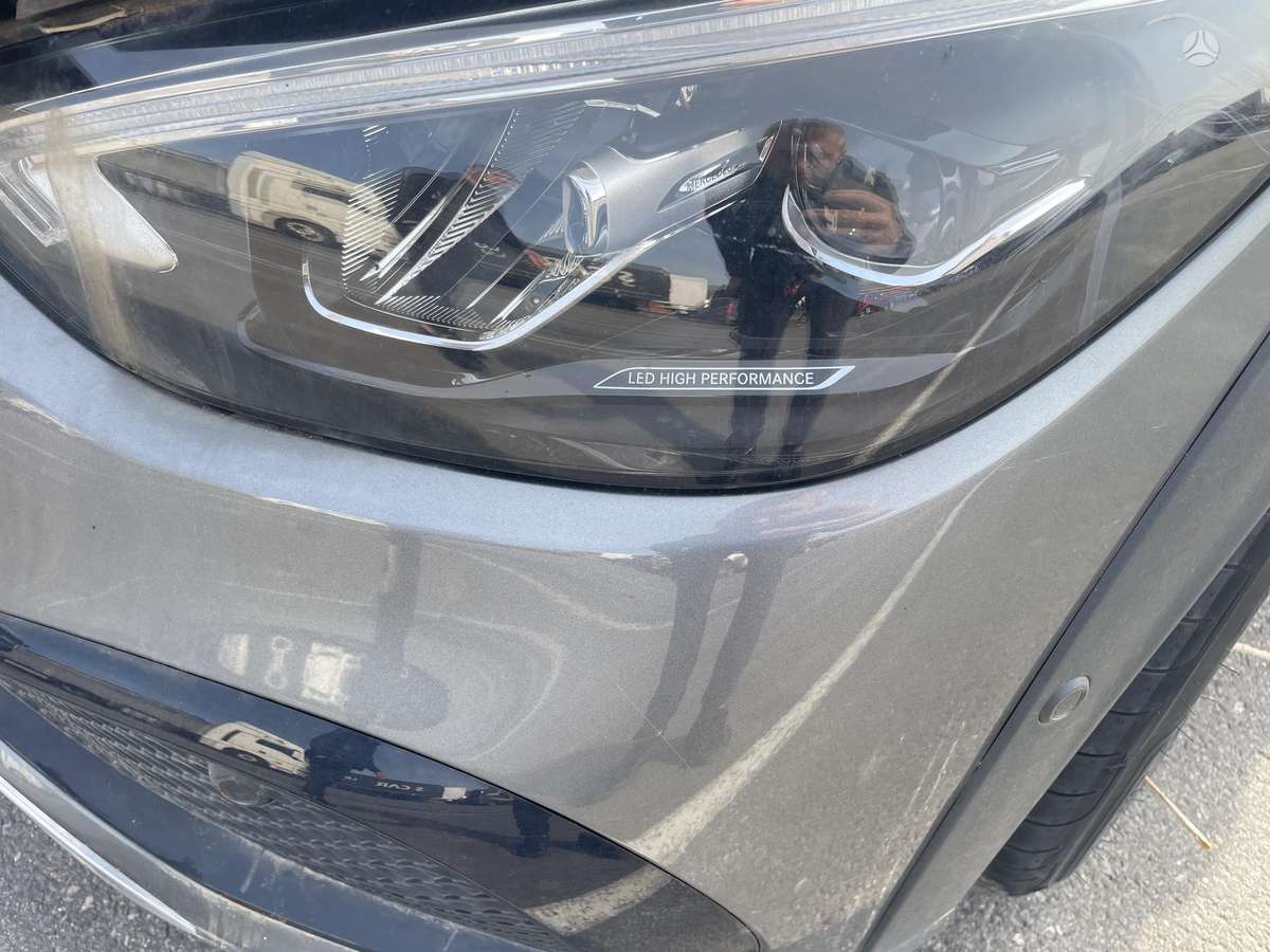 Mercedes-Benz C klasė Dalimis