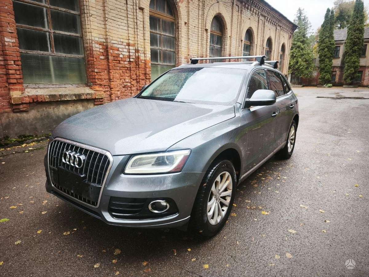 Audi Q5, 2.0 l., off-road / crossover
