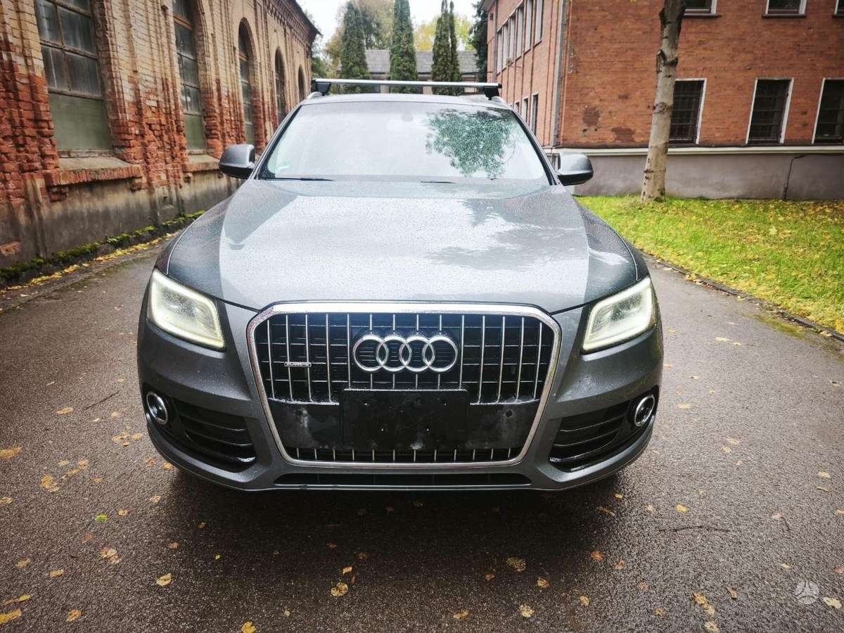 Audi Q5, 2.0 l., off-road / crossover