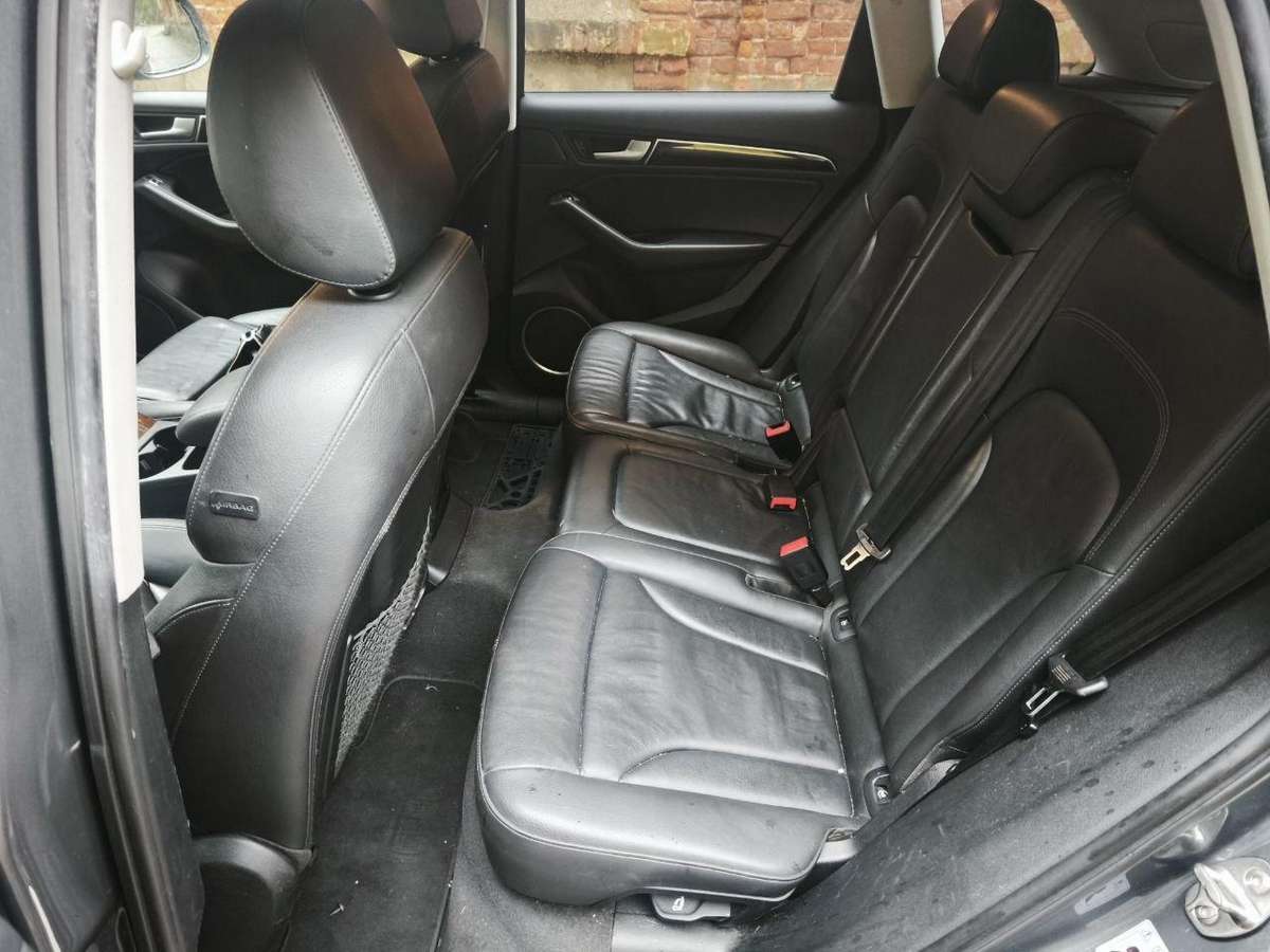 Audi Q5, 2.0 l., off-road / crossover