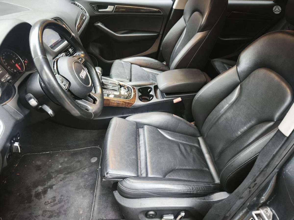 Audi Q5, 2.0 l., off-road / crossover