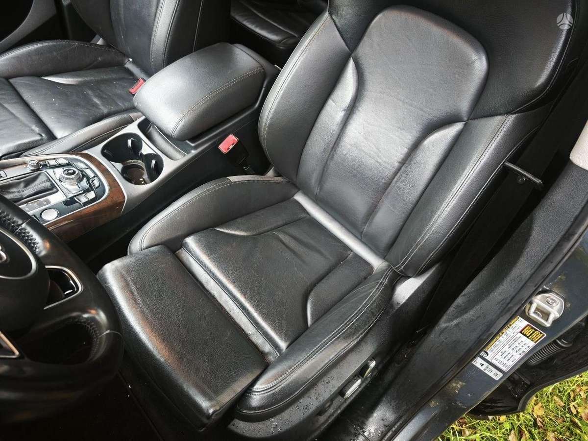Audi Q5, 2.0 l., off-road / crossover